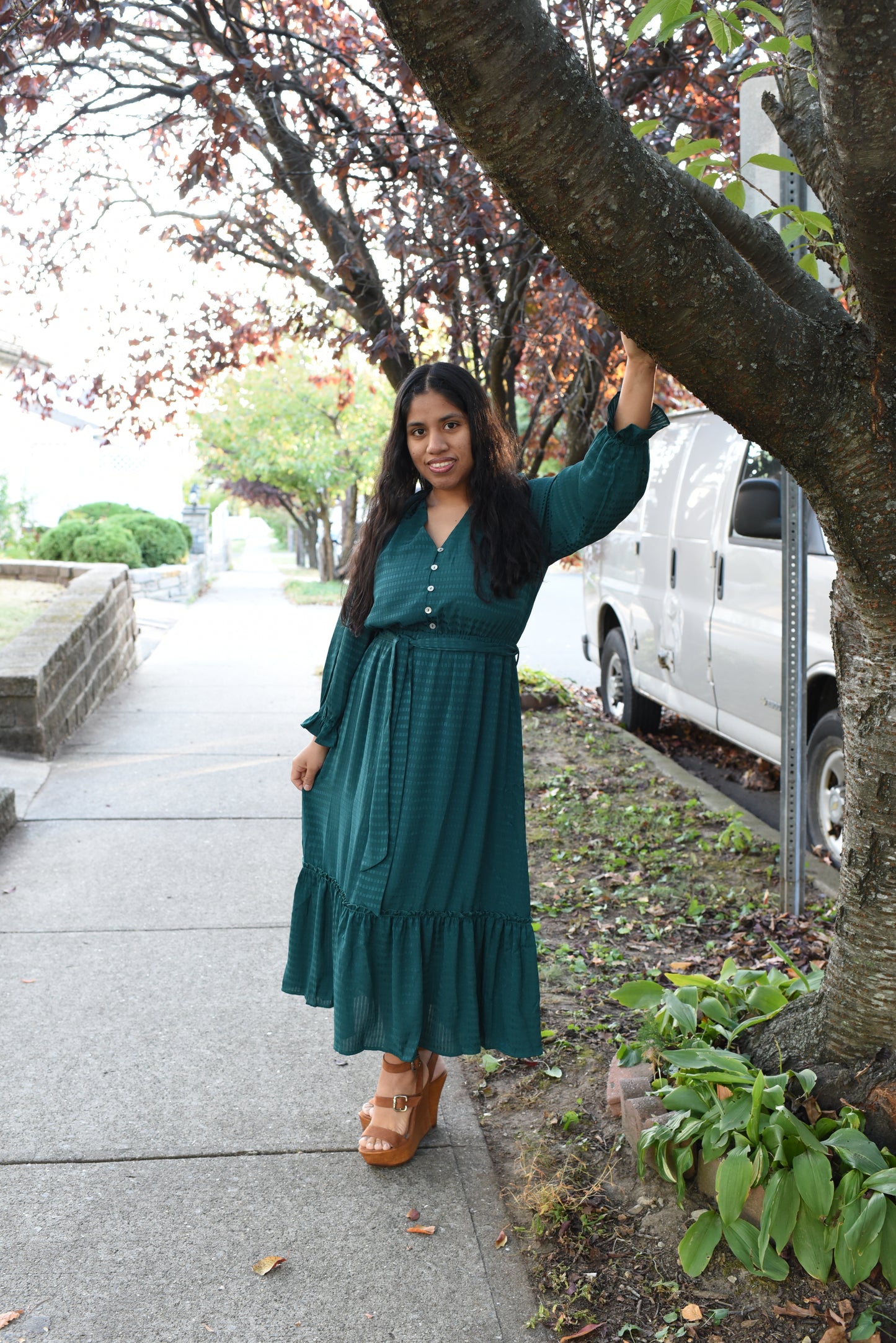 Gilli Long Sleeve Hunter Green Midi Dress