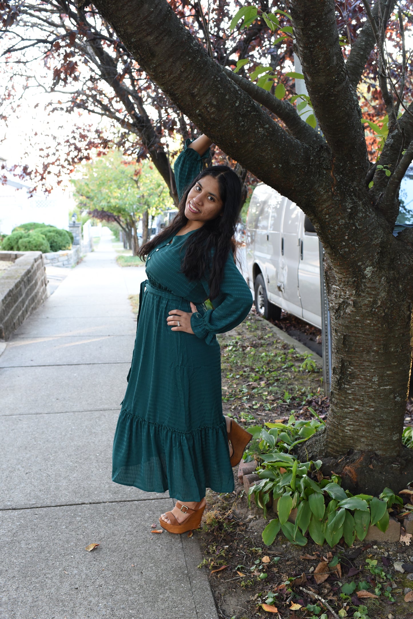 Gilli Long Sleeve Hunter Green Midi Dress