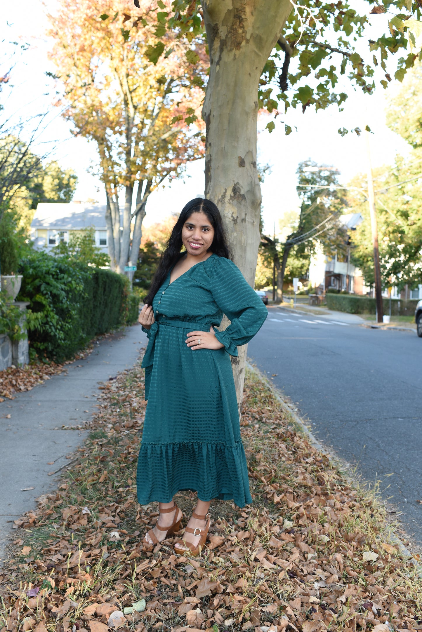 Gilli Long Sleeve Hunter Green Midi Dress